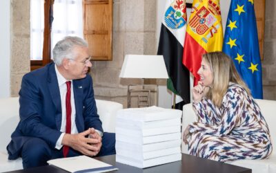 Maria Guardiola recibe al consejero del Consejo de Seguridad Nuclear Javier Dies
