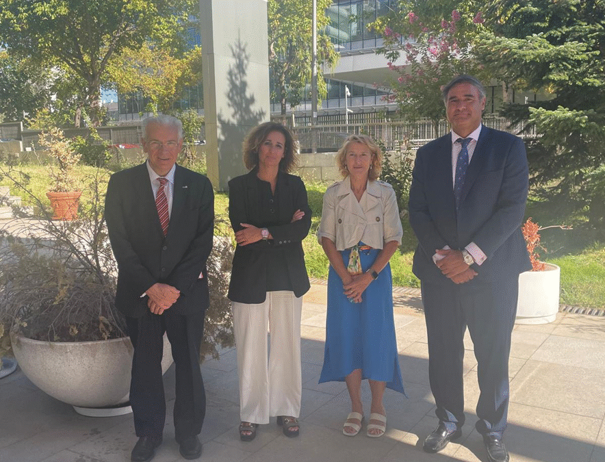 Reunión del presidente de CEIDEN y Consejero del CSN, J. Dies, junto con el Secretario General de CEIDEN, Pablo T. León, con la presidenta de ENRESA, Olga García y la Secretaria General, Cristina Pérez-Prat